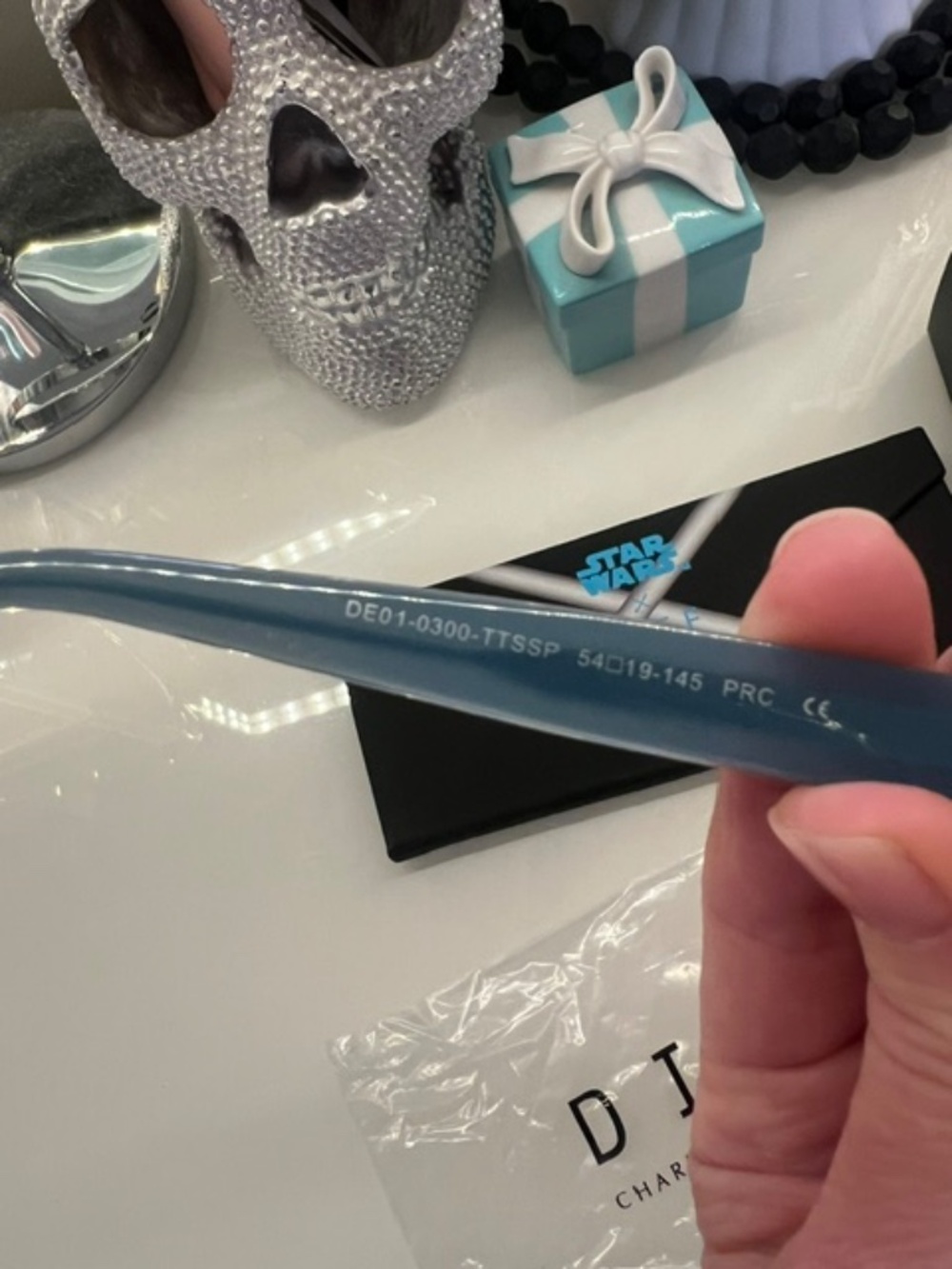 DIFF Star Wars Ahsoka Tano Sunglasses - Picture 10 of 17